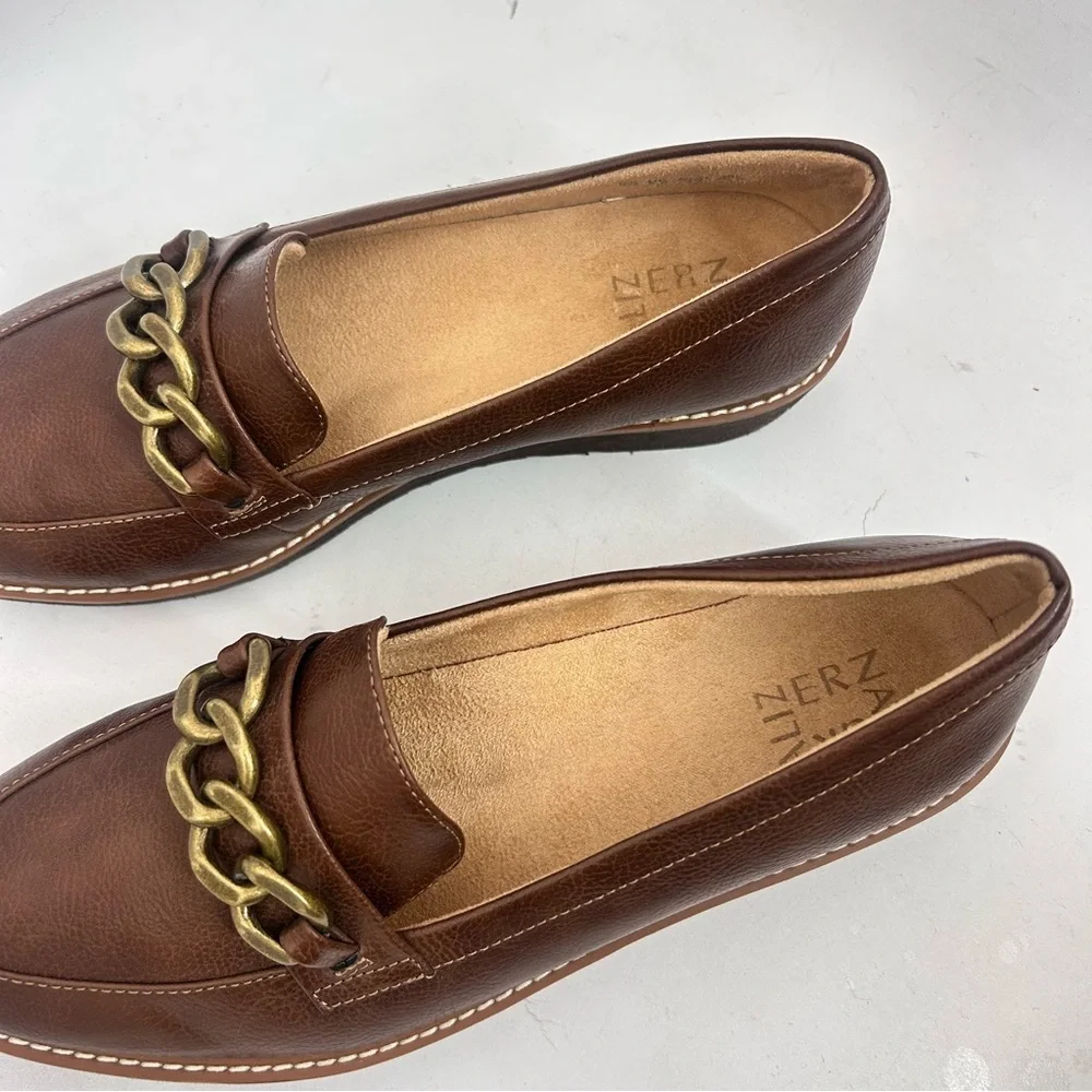 Naturalizer Women's Emmal Loafer Size 9 Chain Accent Vegan Leather Chestnut NWOB